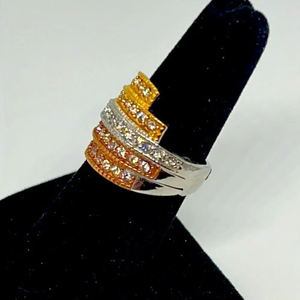 Beautiful Vintage Gold, Silver, And Copper Color Ring With Clear Stones